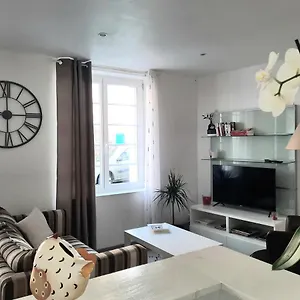 Centre Rue Calme 2 Pièces Classé 3 étoiles Lannion